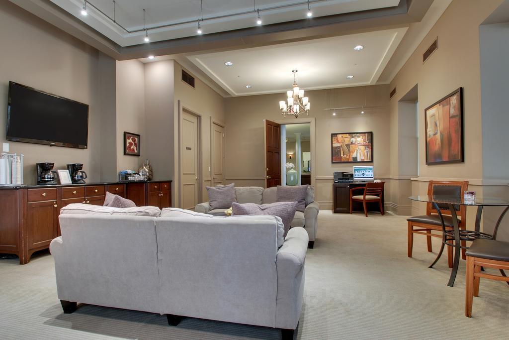 Dewitt Hotel And Suites ชิคาโก ภายนอก รูปภาพ